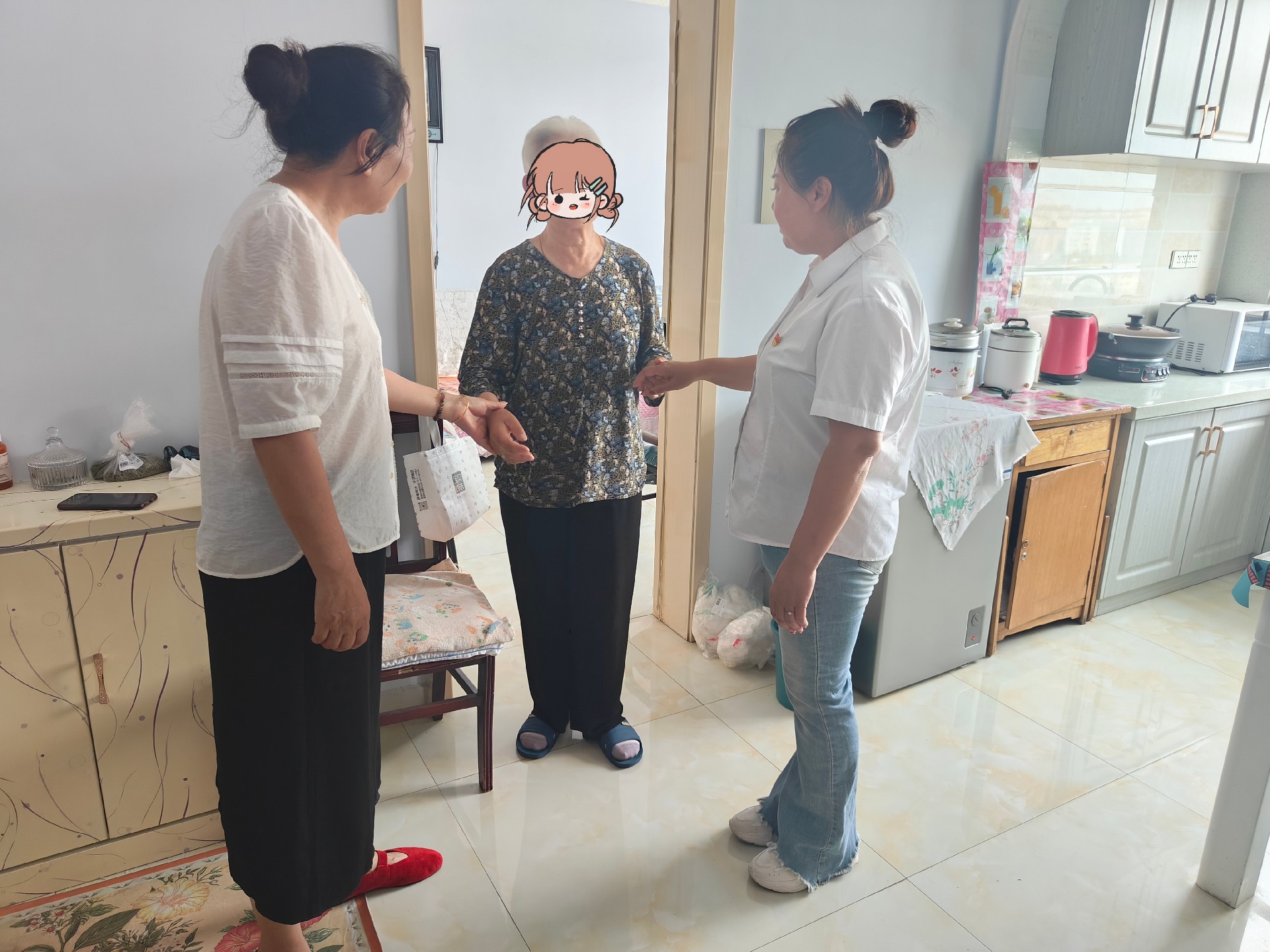 走访慰问暖民心：城建投资有限公司党支部开展“遍访群众”主题党日活动